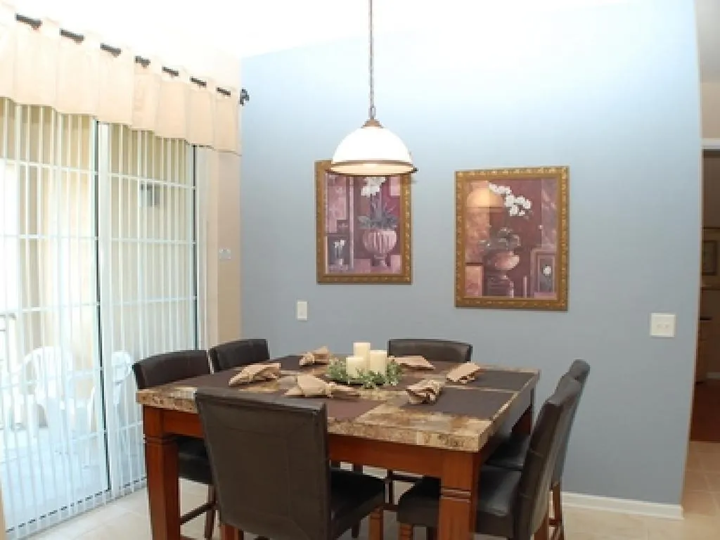 Ridge Castle Apartment Davenport